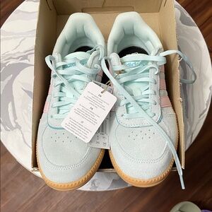 Adidas Breaknet Sleek Lt Blue & Lt Pink Suede Sneakers US size 7 1/2